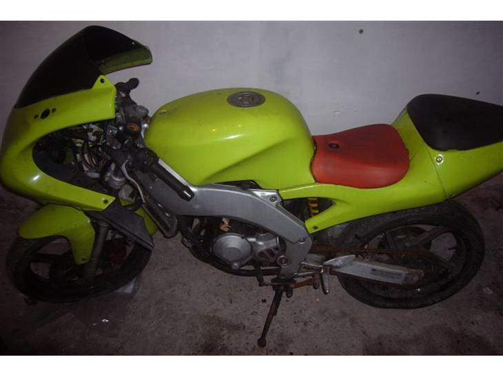 {{currentPhoto.altText}} billede {{currentPhoto.number}}