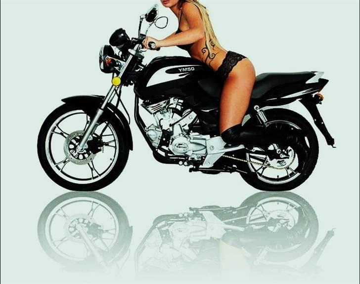 Yamasaki YM50-8B 'Solgt!' - Tjaè, ikke tit man ser en halvnøgen fotomodel på en 30´er knallert fra kina ^^. billede 15