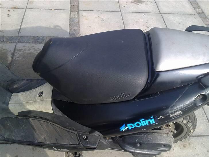 Aprilia SR50 Ditech - Solgt - Der er desværre to små huller i sædet :S billede 7
