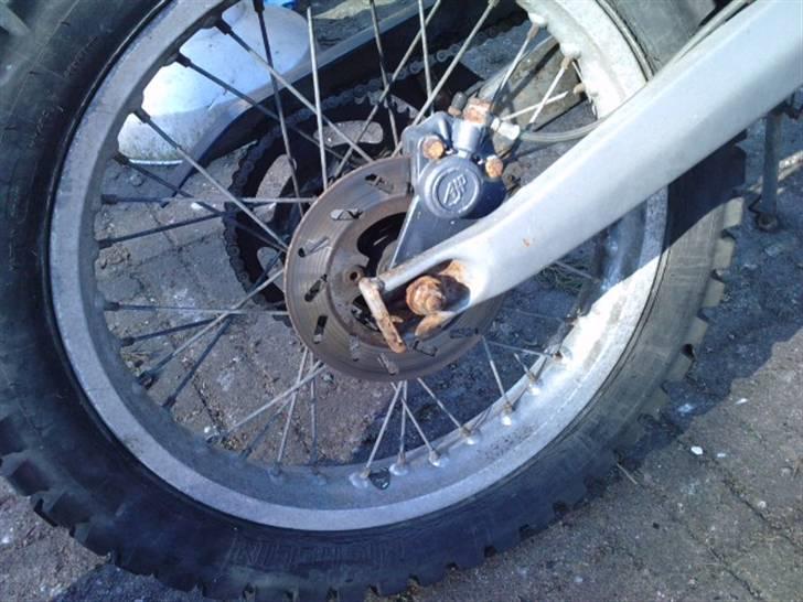 Derbi senda r  solgt - det er det rust der er på den billede 7