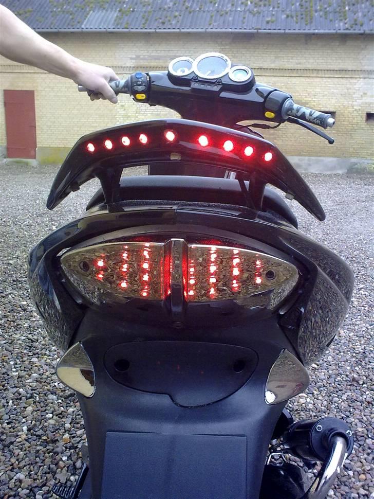 Peugeot Speedfight ll [solgt] - Special mont. dioder, 9 stk. sluttet til bremselys. billede 6