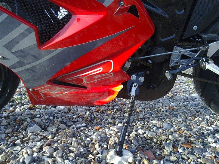 Rieju RS2  - Som i kan se er det "døde hud" blevet skåret af, fordi det var smeltet og grimt  billede 6