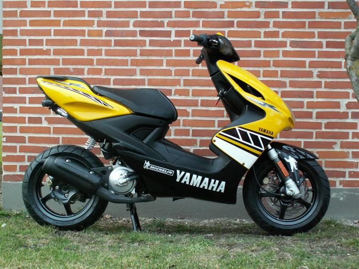 Yamaha Aerox R Moto-GP-2010 billede 2