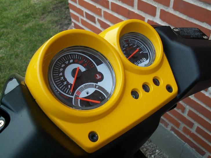 Yamaha Aerox R Moto-GP-2010 billede 12