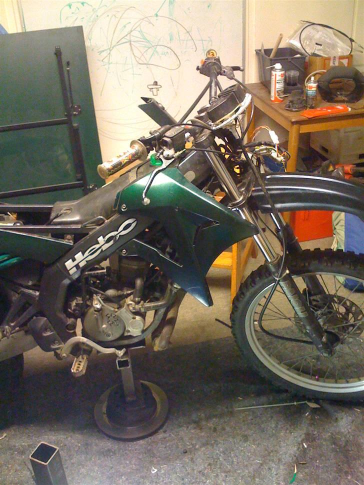 Derbi Senda R extreme  #SOLGT# - som altid når jeg får ny knallert er den skilt ad så snart den når ind a døren :D billede 8