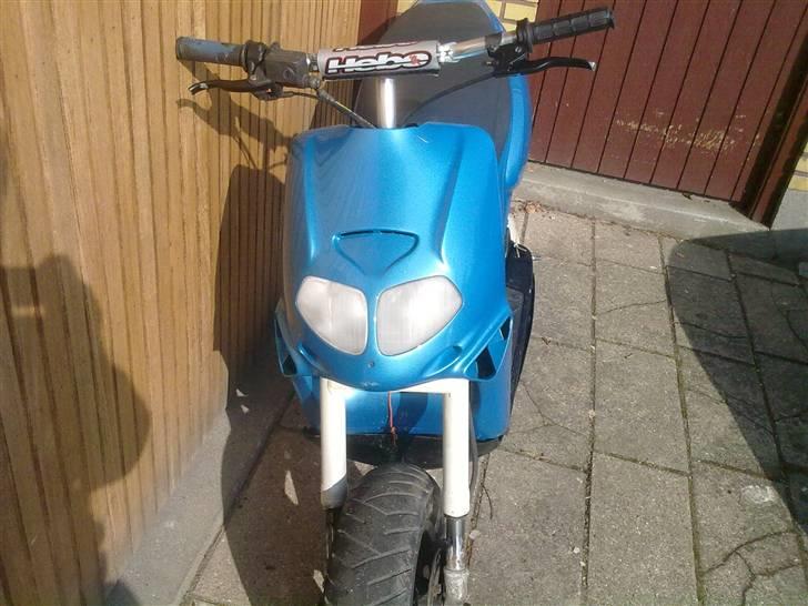 Aprilia Rally ac - rallyen efter vi har pillet ved motoren. den er bare lige samlet hurtigt med skjolde osv:D billede 10