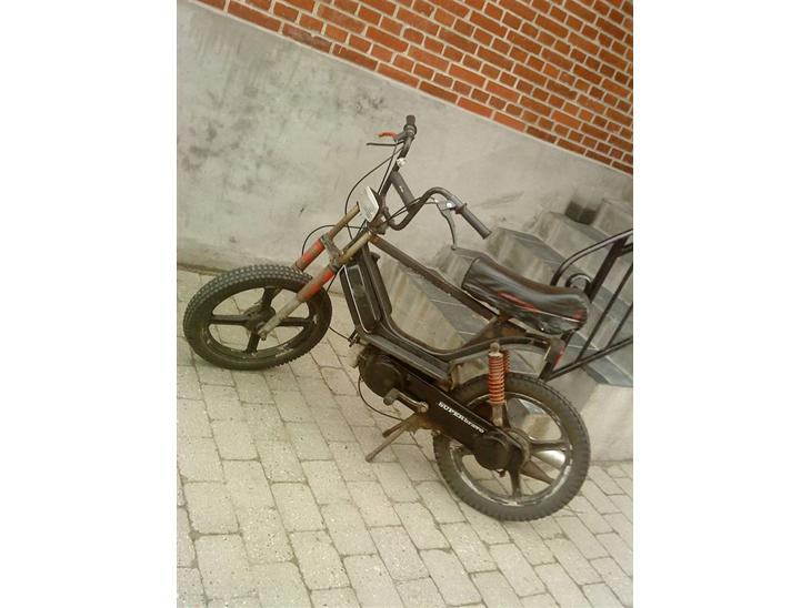 {{currentPhoto.altText}} billede {{currentPhoto.number}}