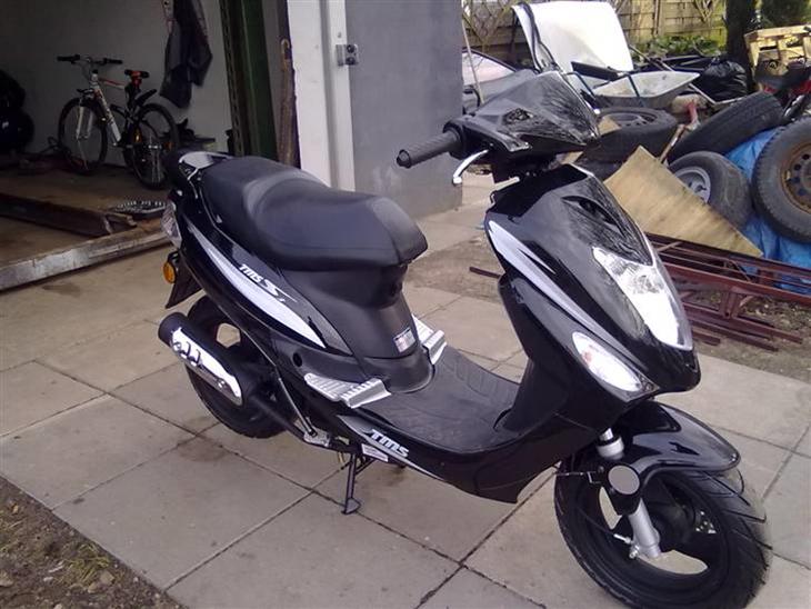 {{currentPhoto.altText}} billede {{currentPhoto.number}}