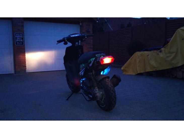 {{currentPhoto.altText}} billede {{currentPhoto.number}}