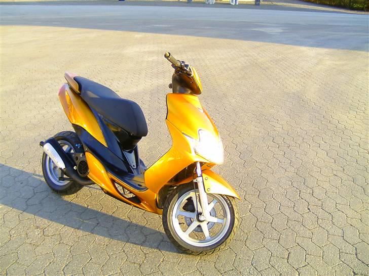 Yamaha Jog R... GULDGRISEN  billede 2