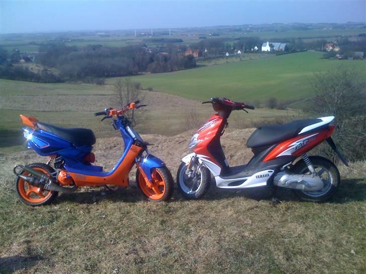 Yamaha Jog R (The Transporter) - her sammen med min bws :D billede 4