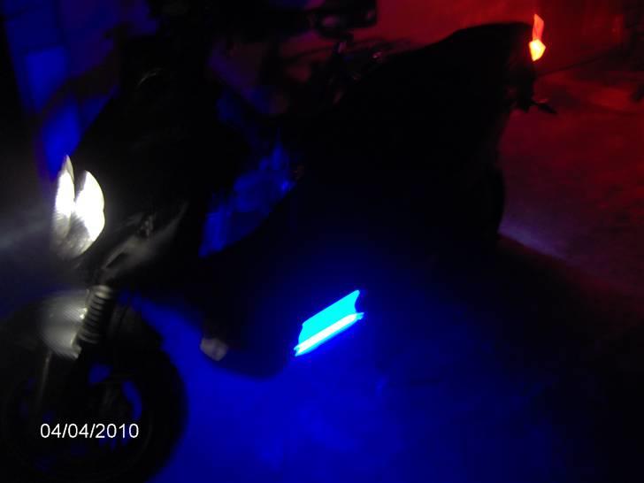 PGO Pmx naked (Carbon) - PGO - PMX - NAKED (CARBON) - Neon billede 3