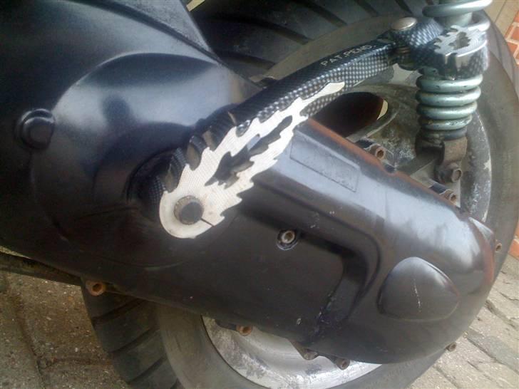 Yamaha Neos - En fin kickstarter-arm, matcher det fine skjold! billede 5