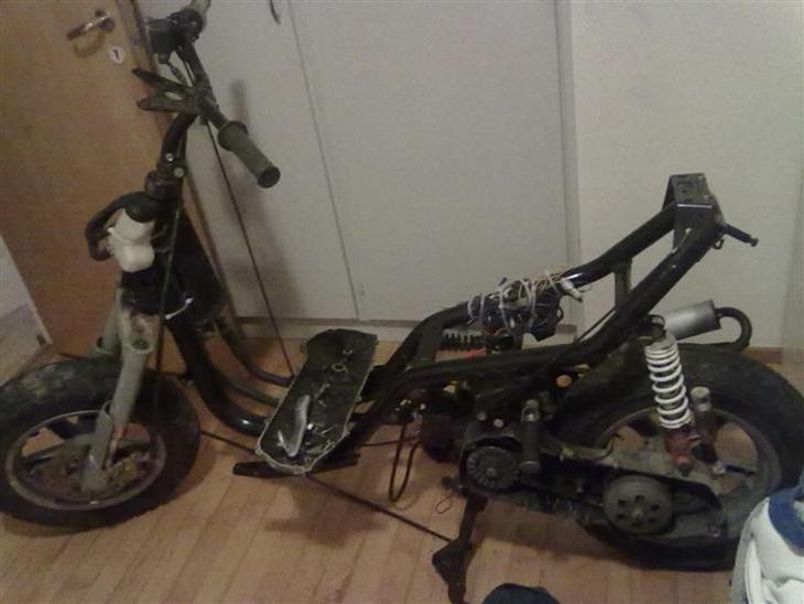 {{currentPhoto.altText}} billede {{currentPhoto.number}}