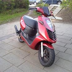Aprilia sonic lc  candy rød