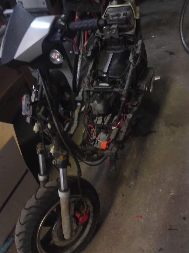 Keeway Matrix  - klar til maleren billede 6