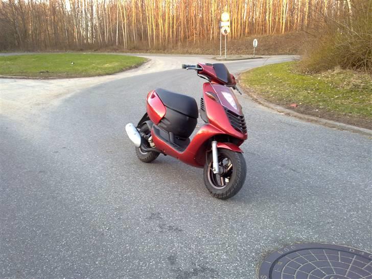 Aprilia sonic lc  candy rød billede 4
