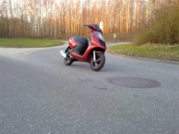 Aprilia sonic lc  candy rød billede 5