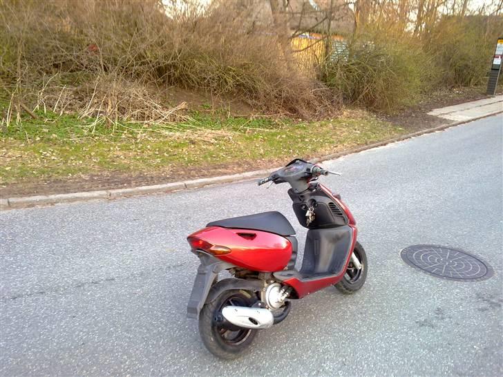 Aprilia sonic lc  candy rød billede 10