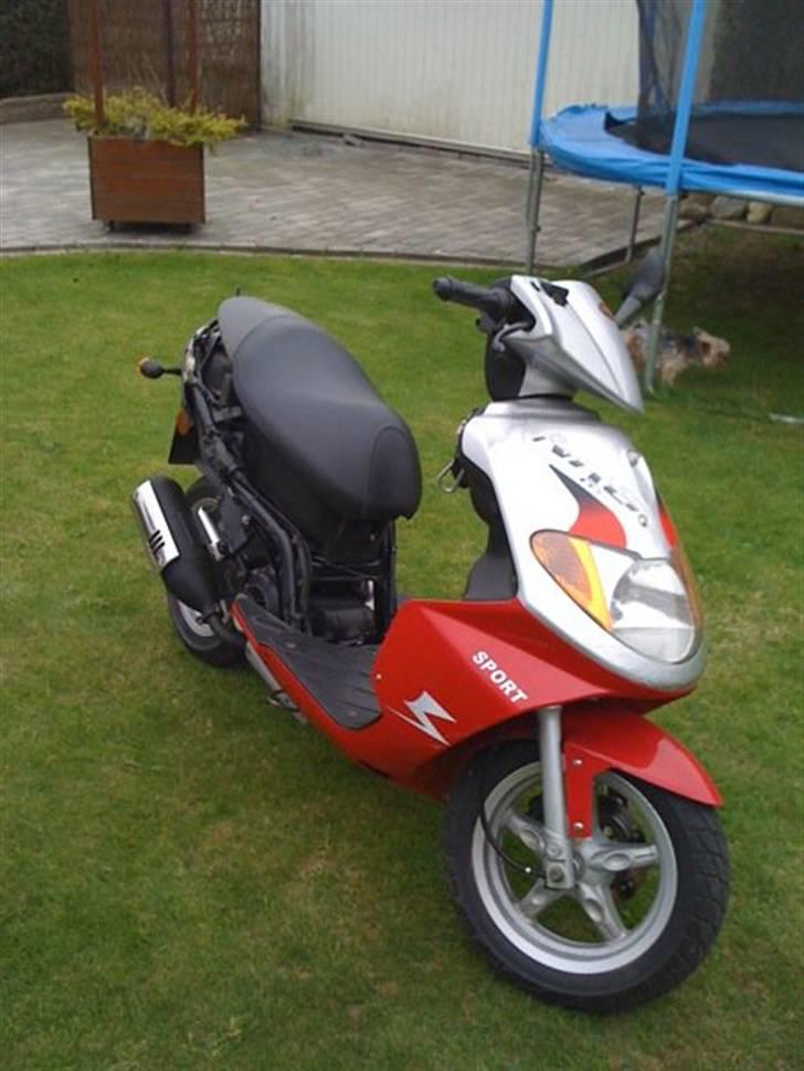 Daelim S-five (SOLGT) - under restaurering :) billede 2