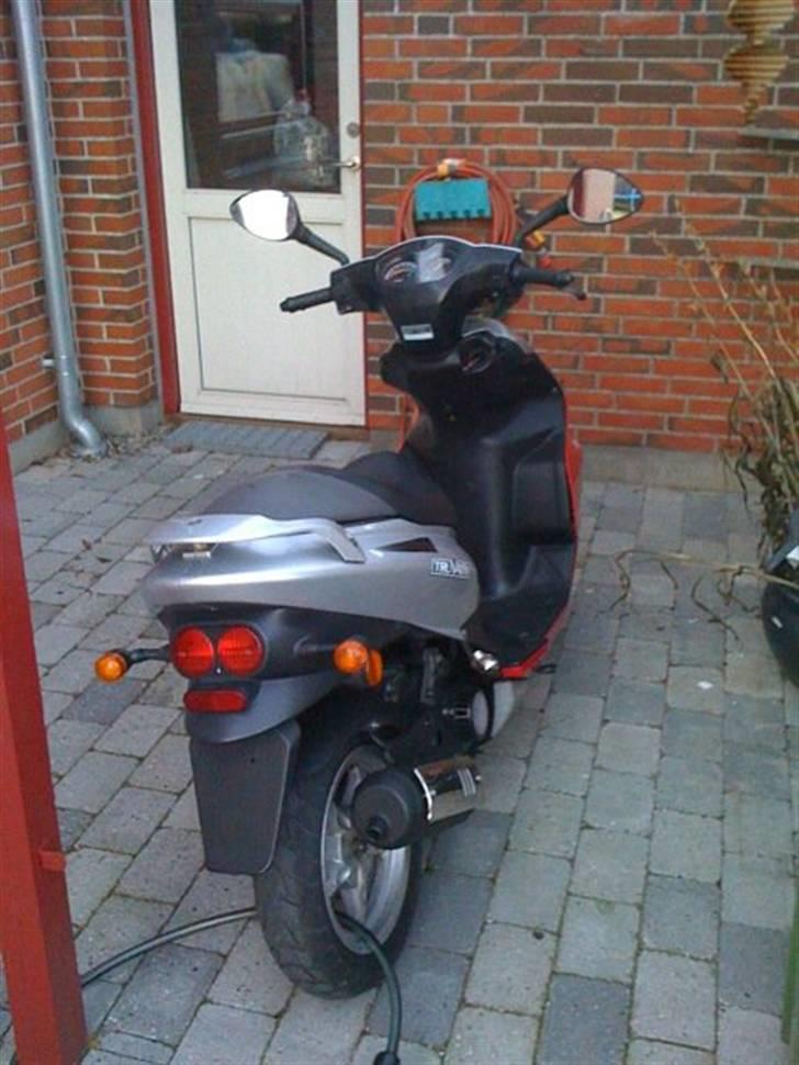 Daelim S-five (SOLGT) - under restaurering :) billede 3