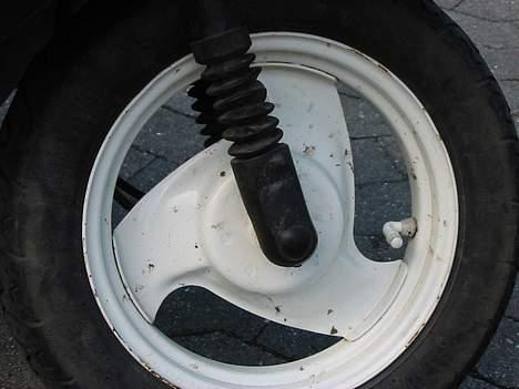 Yamaha Jog as - Mine hvide fælge:P som var hvide en gang:) billede 10