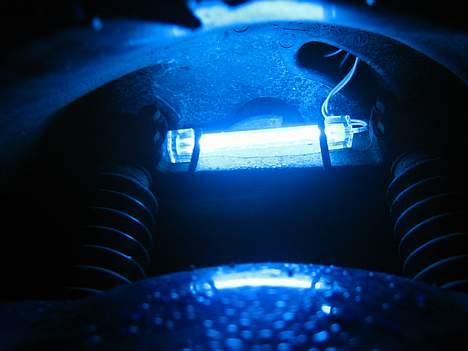 PGO *Dr. Big* {Neonbanden©} - Mit 10 cm neonrør ved forgaflen, sidder rent faktisk på selve forgaflen billede 2