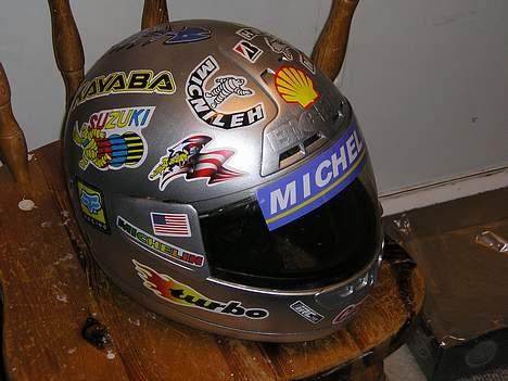 MiniBike MT-A4 (solgt) - ja så er hjelmen lige blevet malet om :O og lidt klistermærker hehe billede 10