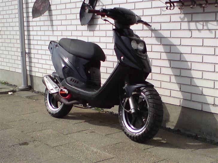 PGO Hot 50 >>SOLGT<< billede 1