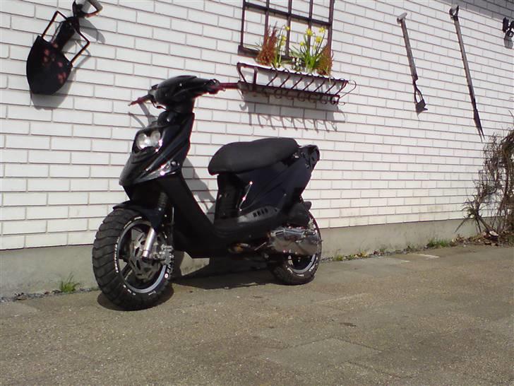 PGO Hot 50 >>SOLGT<< billede 2