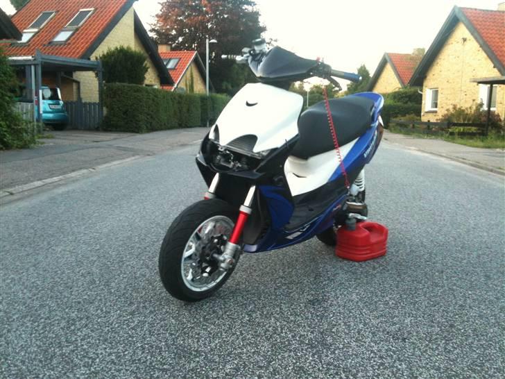 Yamaha Jog RR TS (SOLGT) billede 6