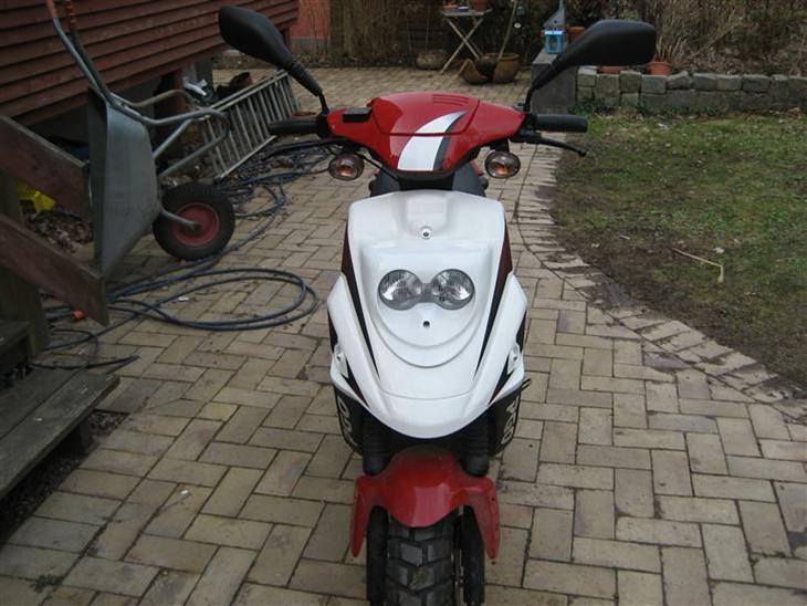 {{currentPhoto.altText}} billede {{currentPhoto.number}}