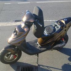 PGO hot 50 solgt.. 6 stærke..