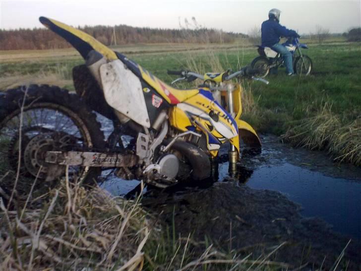 Suzuki RM250 - solgt :( - ups... billede 1