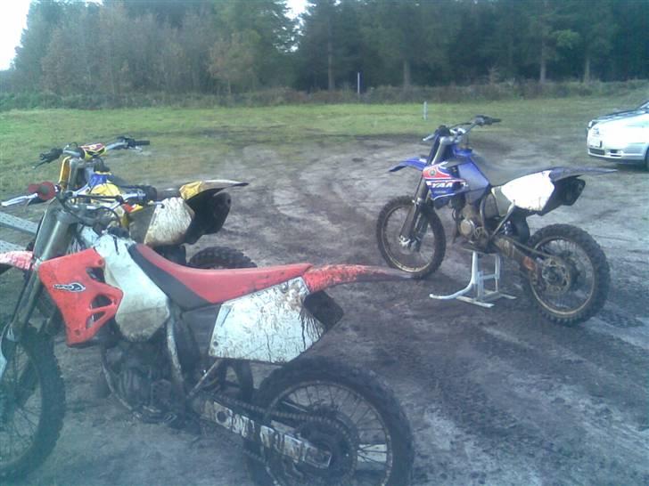 Suzuki RM250 - solgt :( - respekt for alderdommen! fredskovsbanen i møldrup ;) billede 13