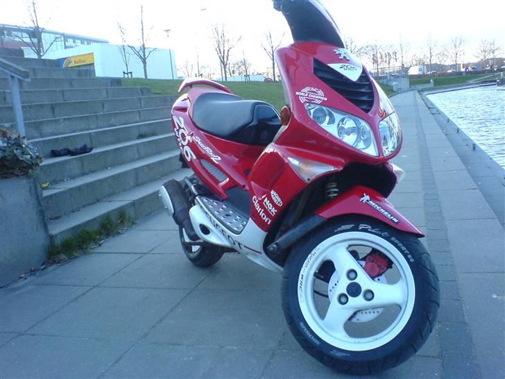 Peugeot Speedfight (TOTALSKADET) billede 4