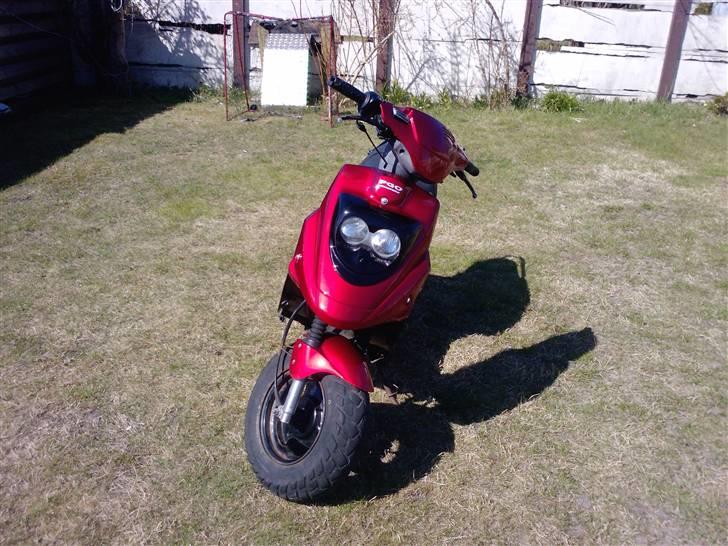 PGO hot 50 > SOLGT< billede 2