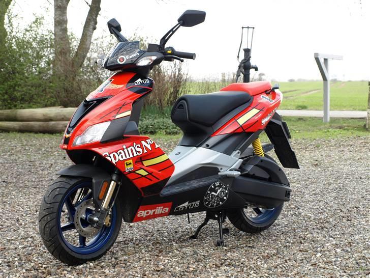 Aprilia SR 50r Factory Replica [KASSERET]  billede 2