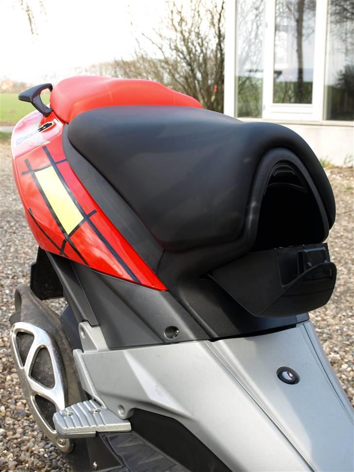 Aprilia SR 50r Factory Replica [KASSERET]  billede 4