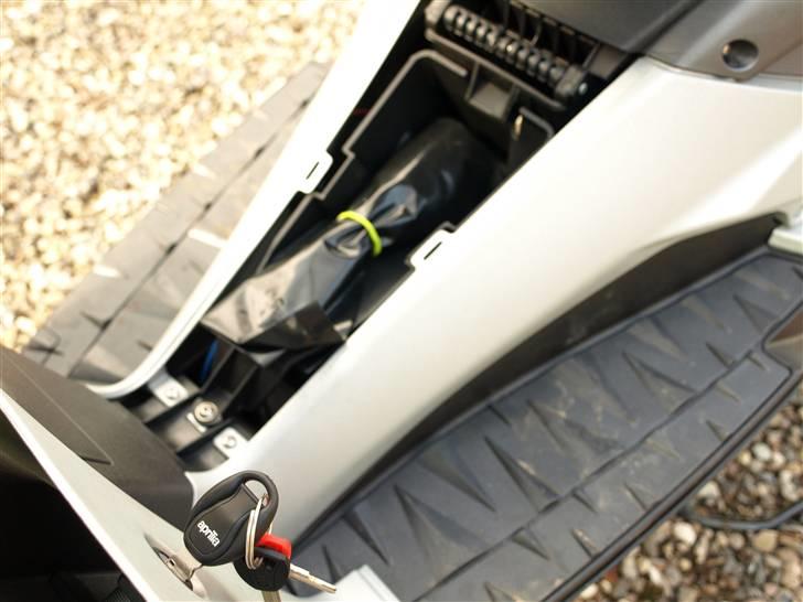 Aprilia SR 50r Factory Replica [KASSERET]  billede 16