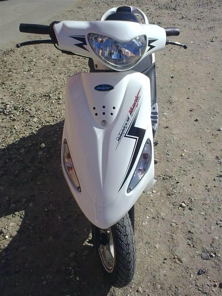 PGO White Magic - Taget d. 18 april 2010 :) efter og ha´ kørt lidt rundt på gården. billede 12