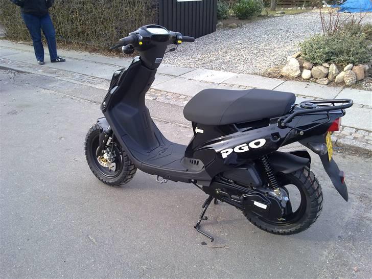 PGO Hot 50 - Inden jeg fik pillet de grimme klistermærker af på varioskjoldet og lige under sædet. billede 3