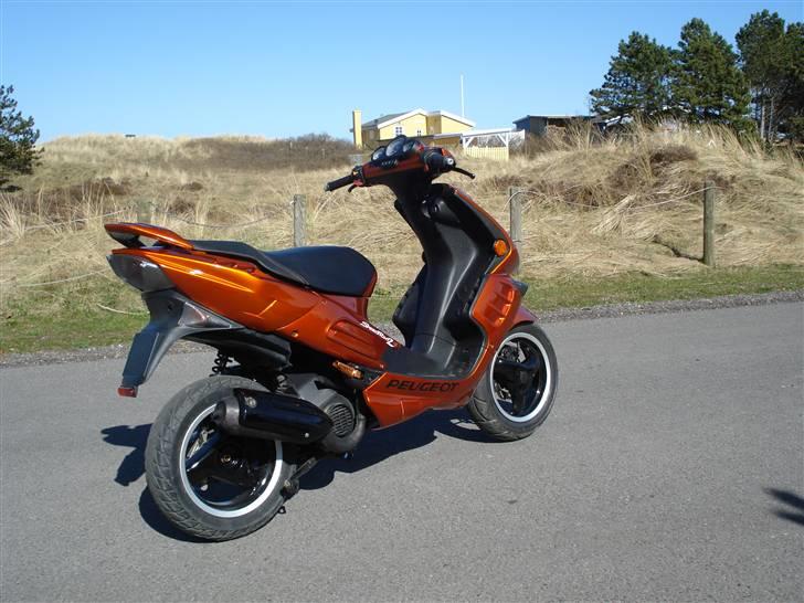 Peugeot Speedfight 2 (solgt) - Varmeskjoldet er så blevet malet sølv / sølvgrå :) billede 4