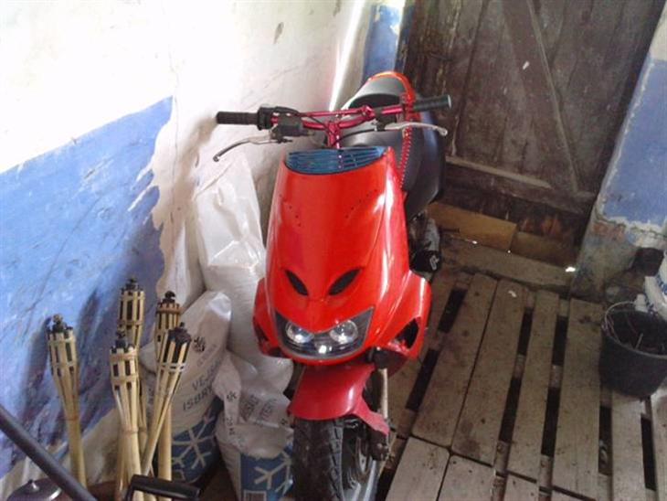 {{currentPhoto.altText}} billede {{currentPhoto.number}}