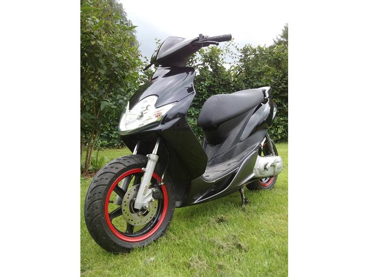 {{currentPhoto.altText}} billede {{currentPhoto.number}}