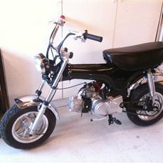 Honda dax solgt til  lasser Møller