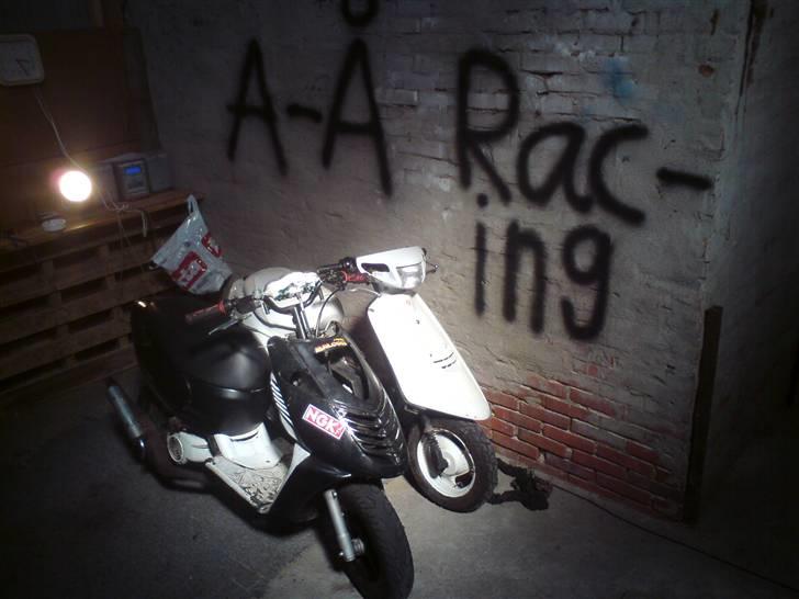 Aprilia sonic FØR byttet til SR - Min sonic og Ugles jog :D  billede 10