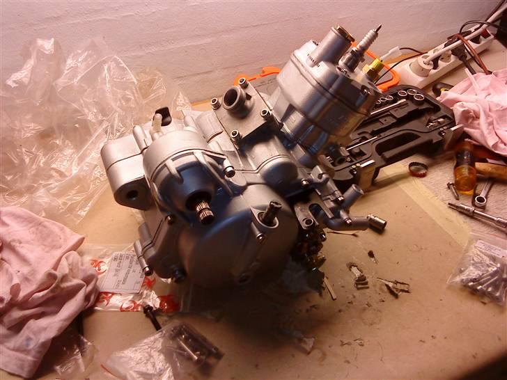 Derbi Senda SMXtreme *Solgt* - Motoren efter vinterrenovering + Malet billede 7