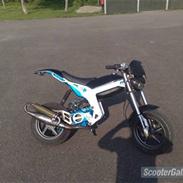 Suzuki  street magic 