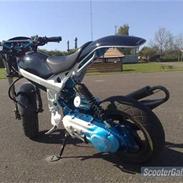 Suzuki  street magic 